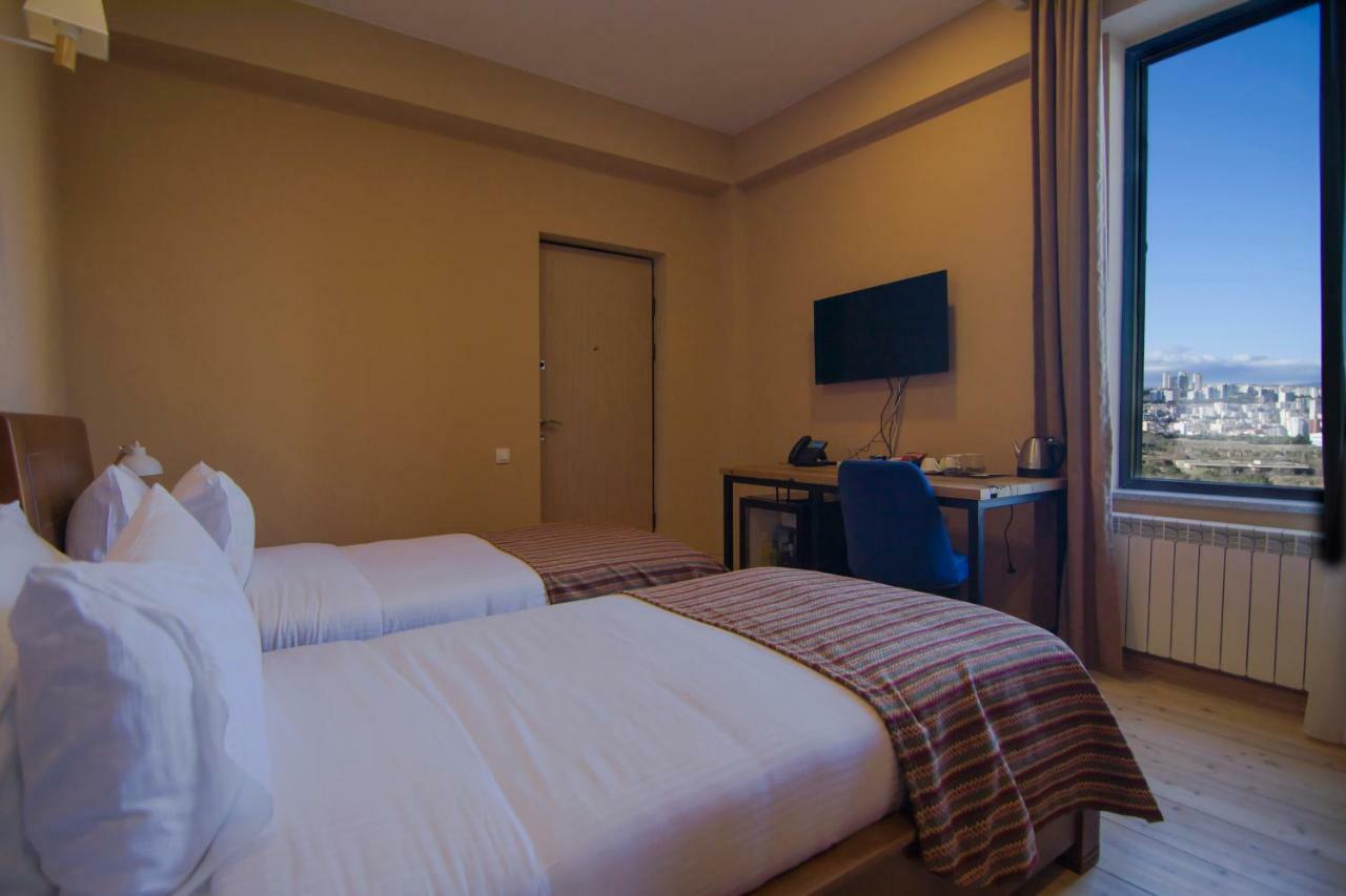 Boutique Hotel "Biotel" Tsqnet'i Экстерьер фото